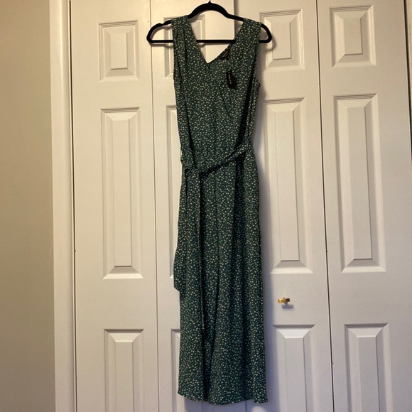 RW&CO. Pants - RW and Co. Green with Dots Romper. Size small.